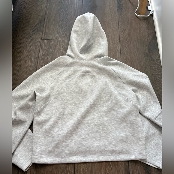 NWOT lululemon airwrap module pullover - Picture 5 of 6